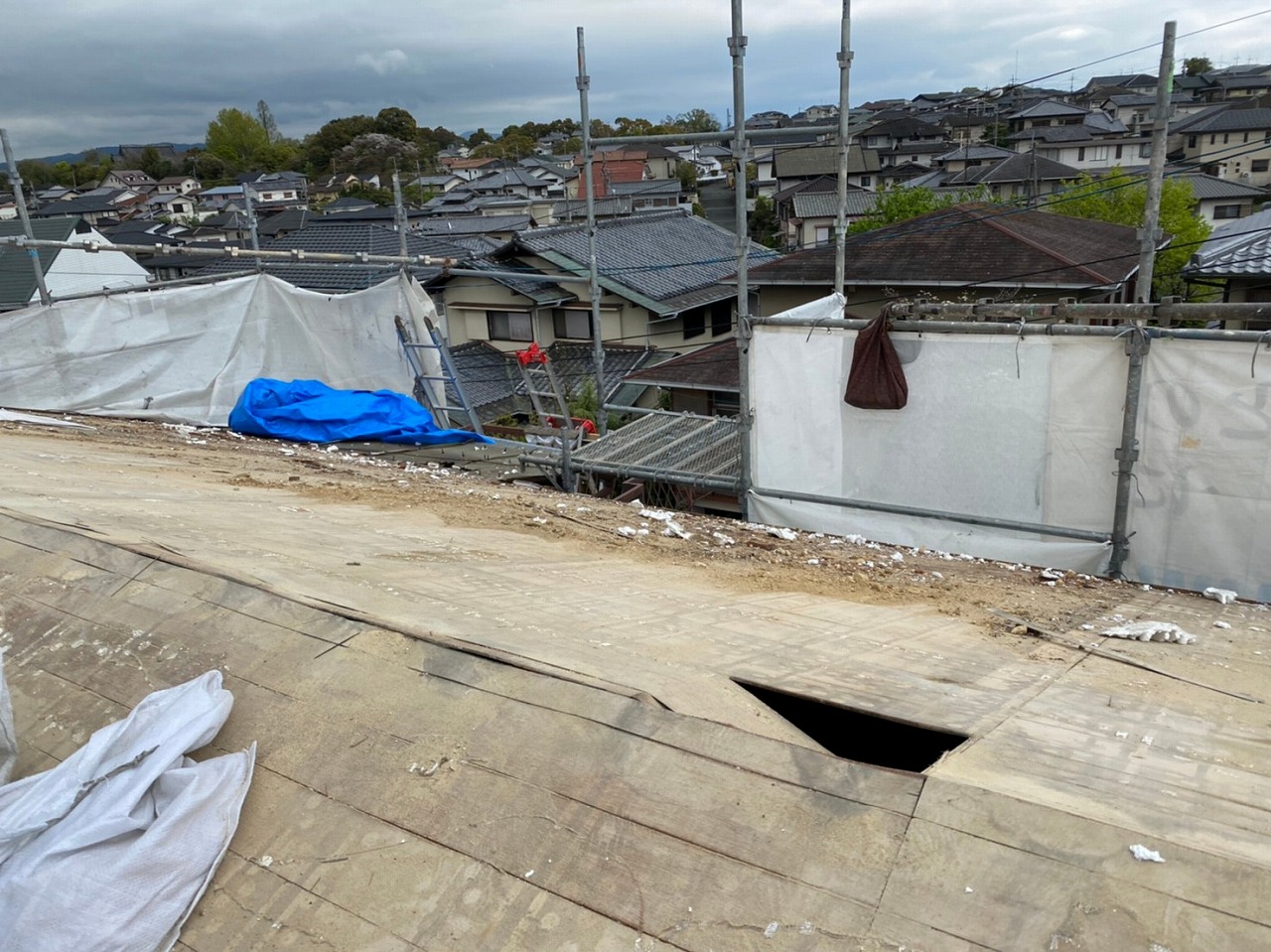 奈良市中山町の瓦屋根の下地材